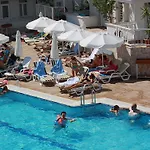Merve Sun & 4*