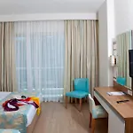 Merve Sun & 4* Side