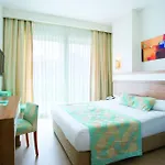 Отель Merve Sun & 4*