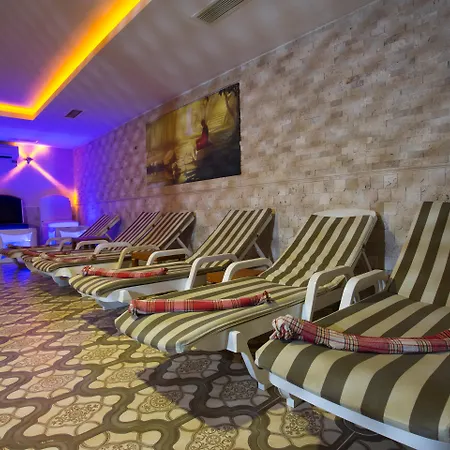 Merve Sun & 4* סייד