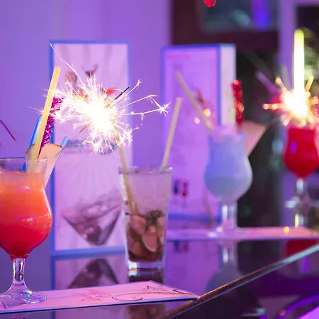 Merve Sun & 4* סייד